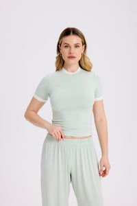 OZY- KONTRAST DETAY KISA KOL T-SHIRT- MATCHA & CREAM