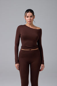 SERENE - ASİMETRİK TEK OMUZ DETAY T-SHIRT - CHOCOLATE